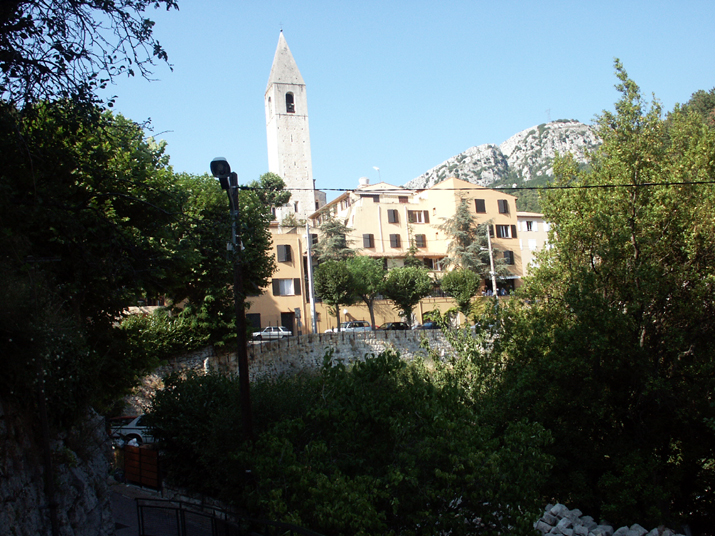 2004-07 Lucéram 024.jpg - DCF 1.0